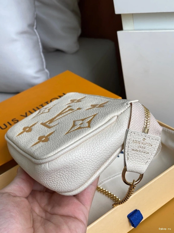 MINI VUITTON LOUIS POCHETTE ACCESSOIRES 0815